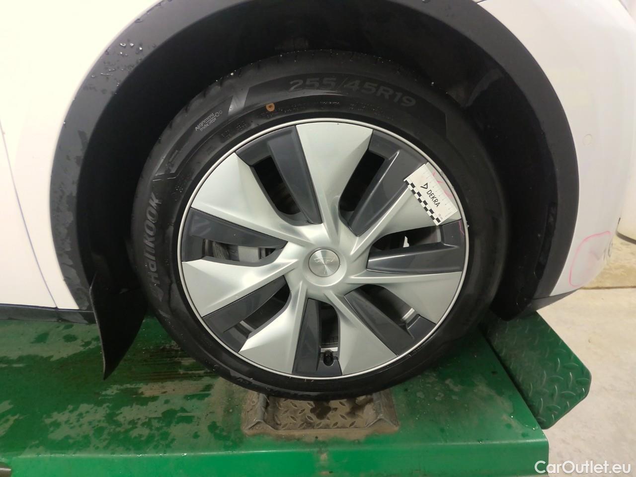  Tesla  Model Y  Long-Range AWD #12