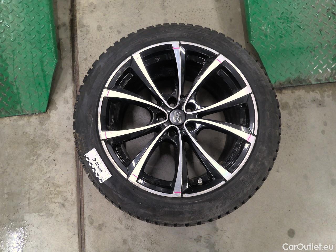 Tesla  Model Y  Long-Range AWD #28