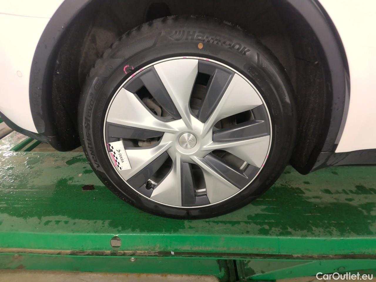  Tesla  Model Y  Long-Range AWD #6