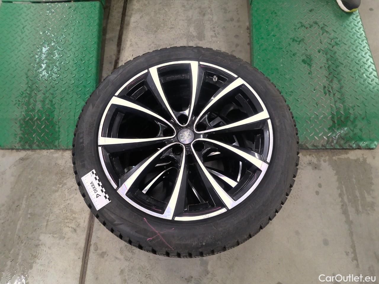  Tesla  Model Y  Long-Range AWD #26