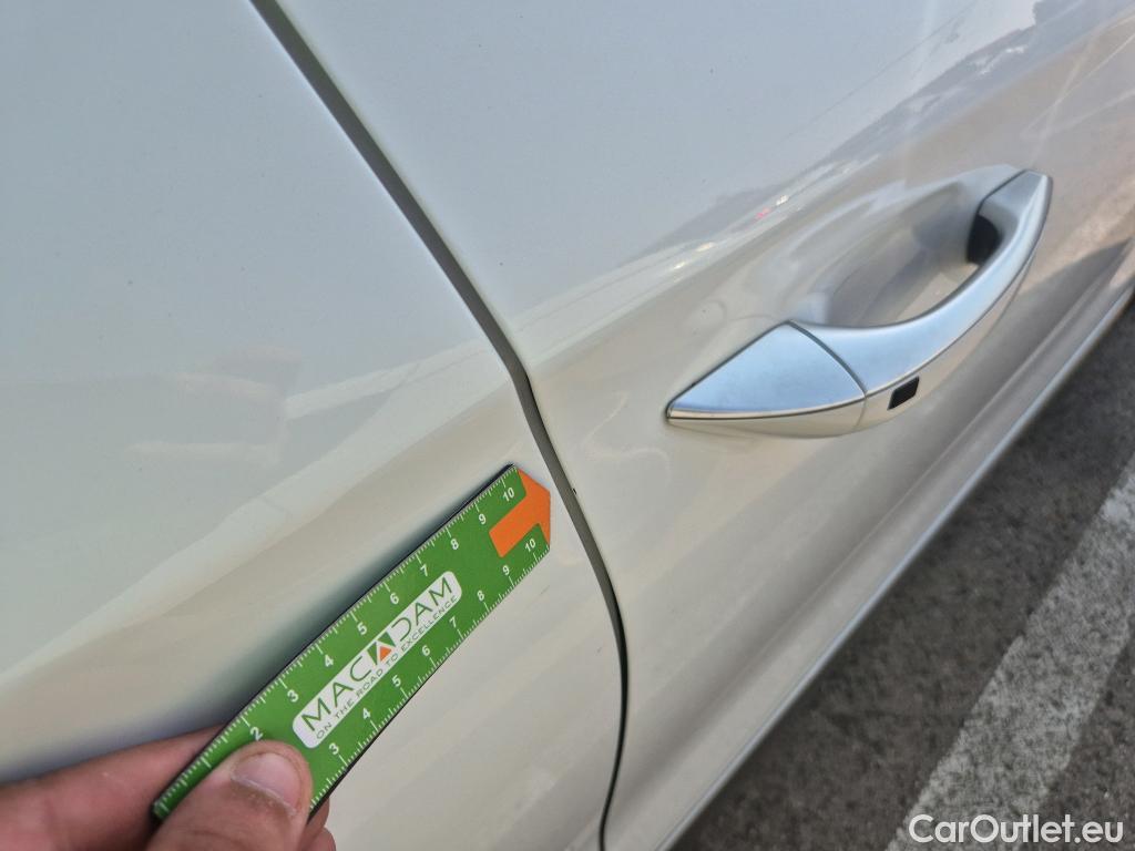  Hyundai   Ioniq HYUNDAI / 2019 / 5P / berlina con portón 1.6 GDI HEV Tecno DCT #25