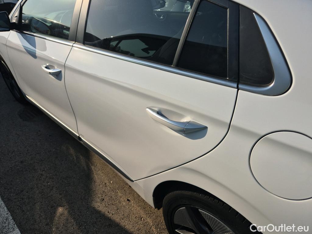  Hyundai   Ioniq HYUNDAI / 2019 / 5P / berlina con portón 1.6 GDI HEV Tecno DCT #13