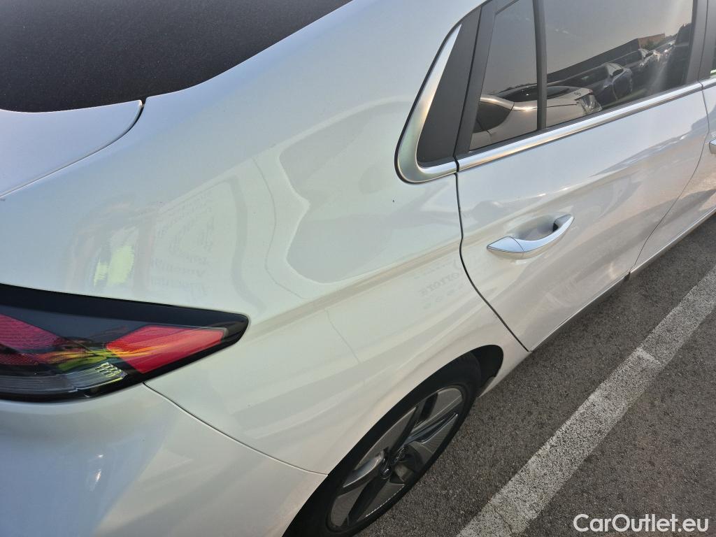  Hyundai   Ioniq HYUNDAI / 2019 / 5P / berlina con portón 1.6 GDI HEV Tecno DCT #1