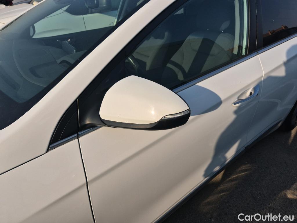  Hyundai   Ioniq HYUNDAI / 2019 / 5P / berlina con portón 1.6 GDI HEV Tecno DCT #17
