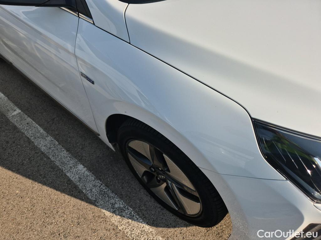  Hyundai   Ioniq HYUNDAI / 2019 / 5P / berlina con portón 1.6 GDI HEV Tecno DCT #22