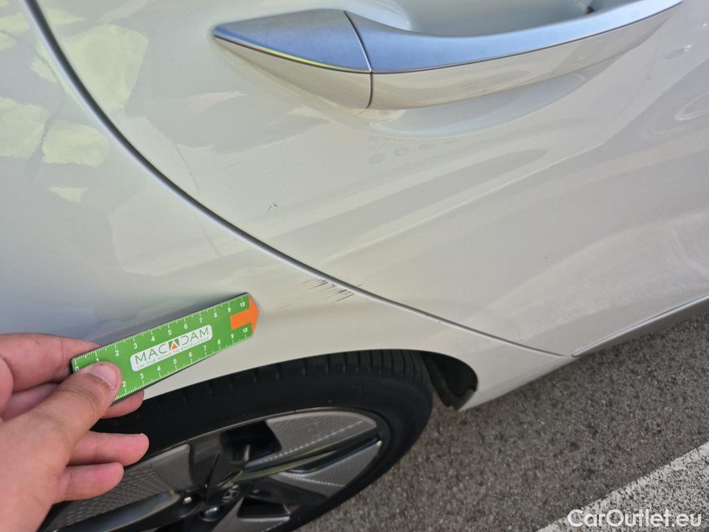  Hyundai   Ioniq HYUNDAI / 2019 / 5P / berlina con portón 1.6 GDI HEV Tecno DCT #2