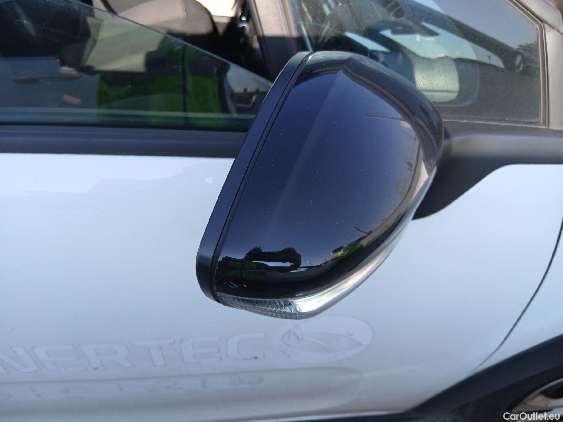  Citroen  C3 CITROEN  / 2016 / 5P / berlina con portón BlueHDi 73KW (100CV) S&S FEEL #33
