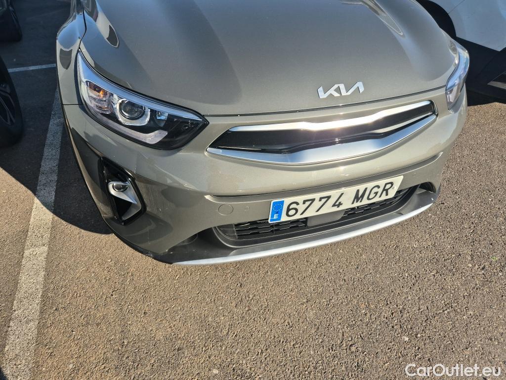  KIA  STONIC KIA  / 2017 / 5P / todoterreno 1.0 T-GDi 88kW (120CV) MHEV iMT Drive #9