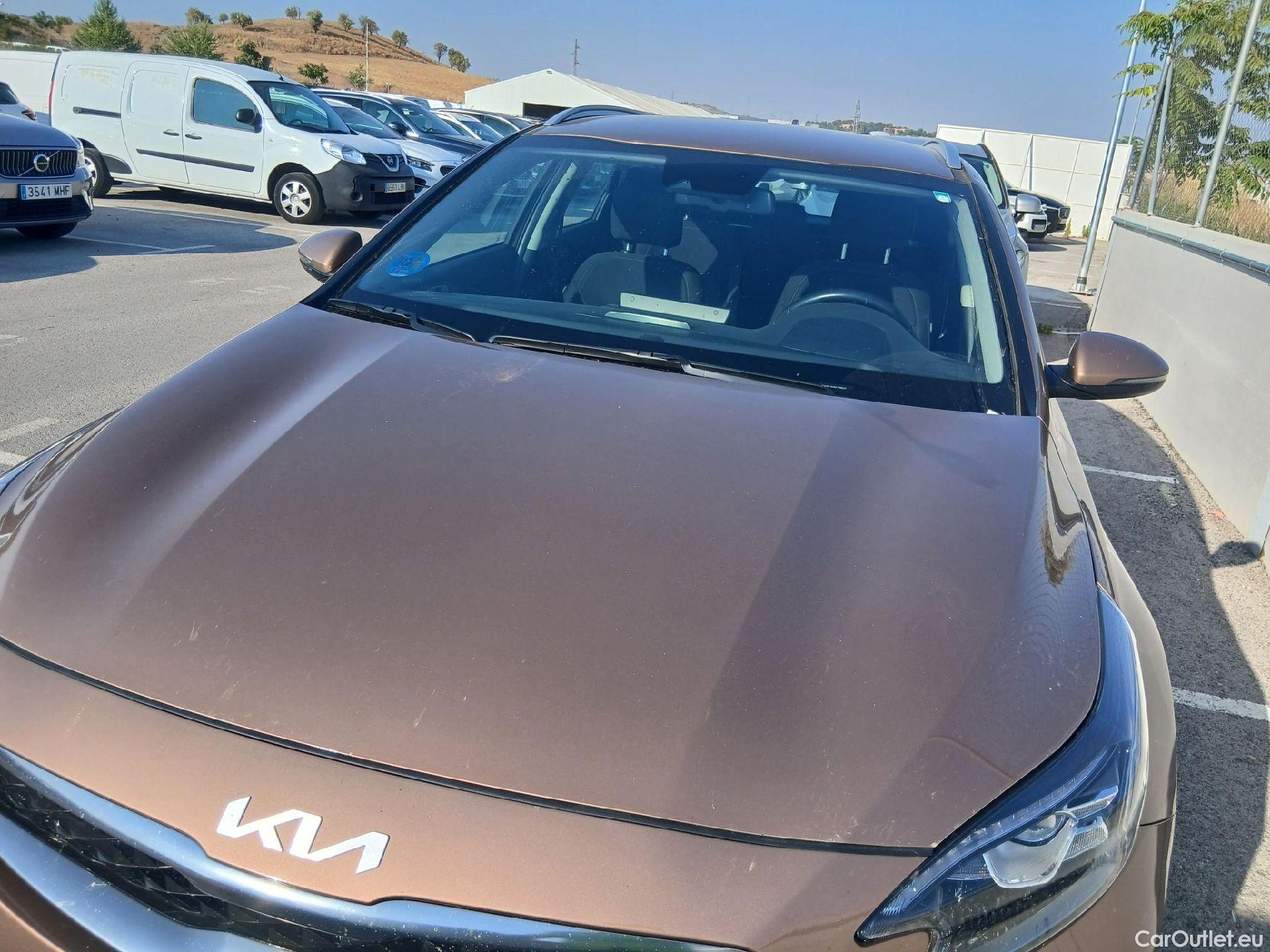  KIA  XCeed KIA  / 2019 / 5P / todoterreno 1.6 GDi PHEV 104kW (141CV) eDrive #11