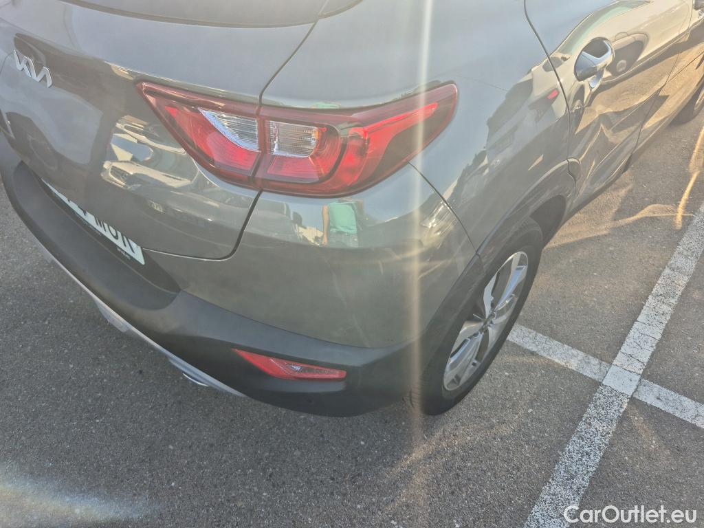  KIA  STONIC KIA  / 2017 / 5P / todoterreno 1.0 T-GDi 88kW (120CV) MHEV iMT Drive #14