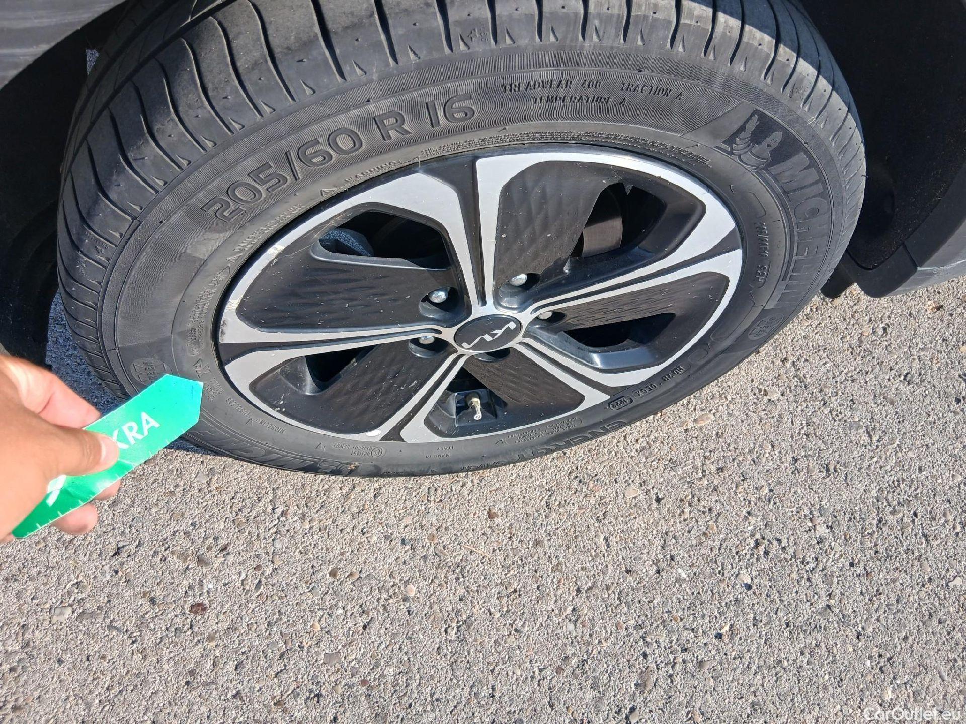  KIA  XCeed KIA  / 2019 / 5P / todoterreno 1.6 GDi PHEV 104kW (141CV) eDrive #28