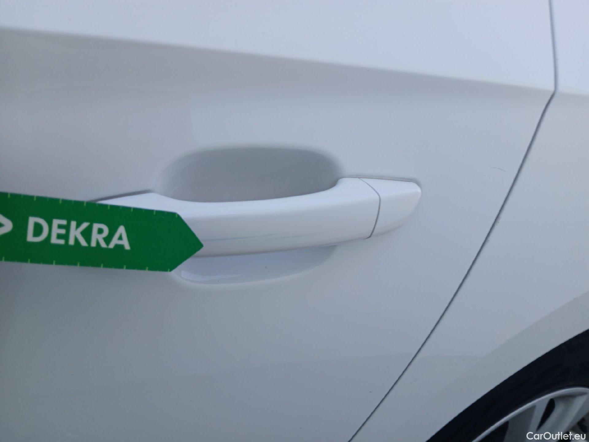  Opel  Corsa OPEL  / 2019 / 5P / berlina con portón 1.2T XHL 74kW (100CV) Elegance #19