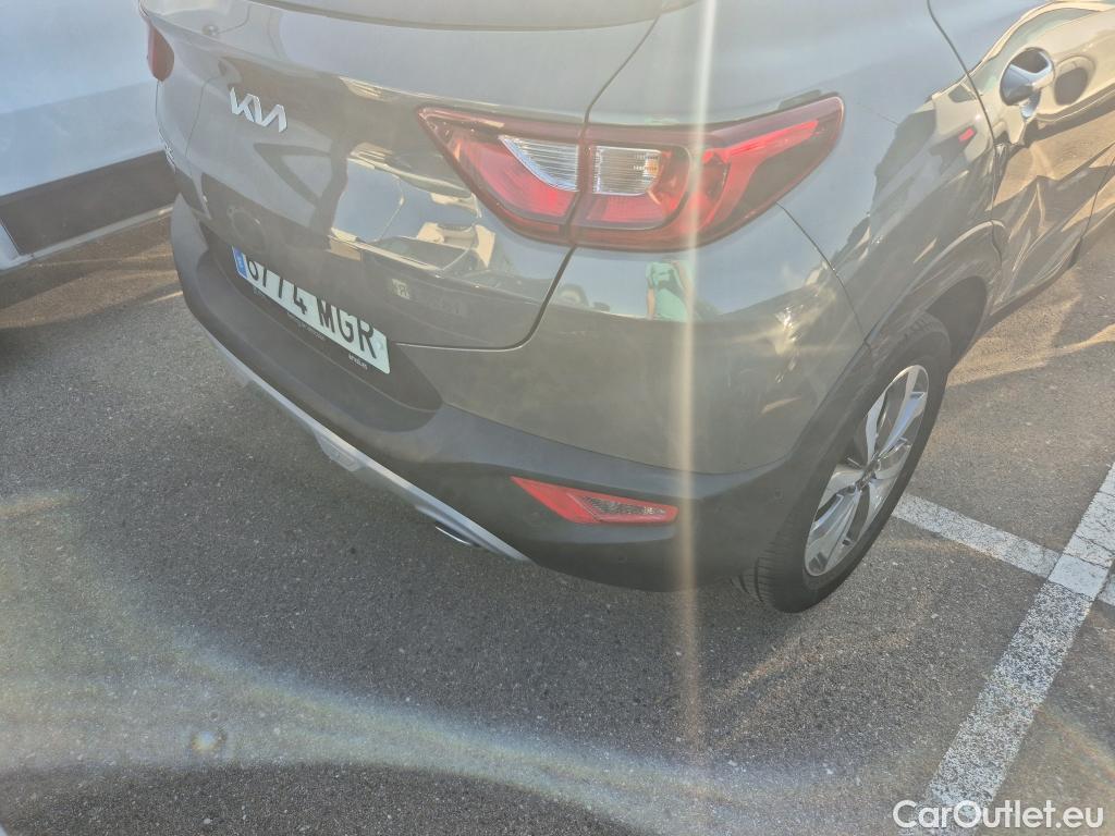  KIA  STONIC KIA  / 2017 / 5P / todoterreno 1.0 T-GDi 88kW (120CV) MHEV iMT Drive #11