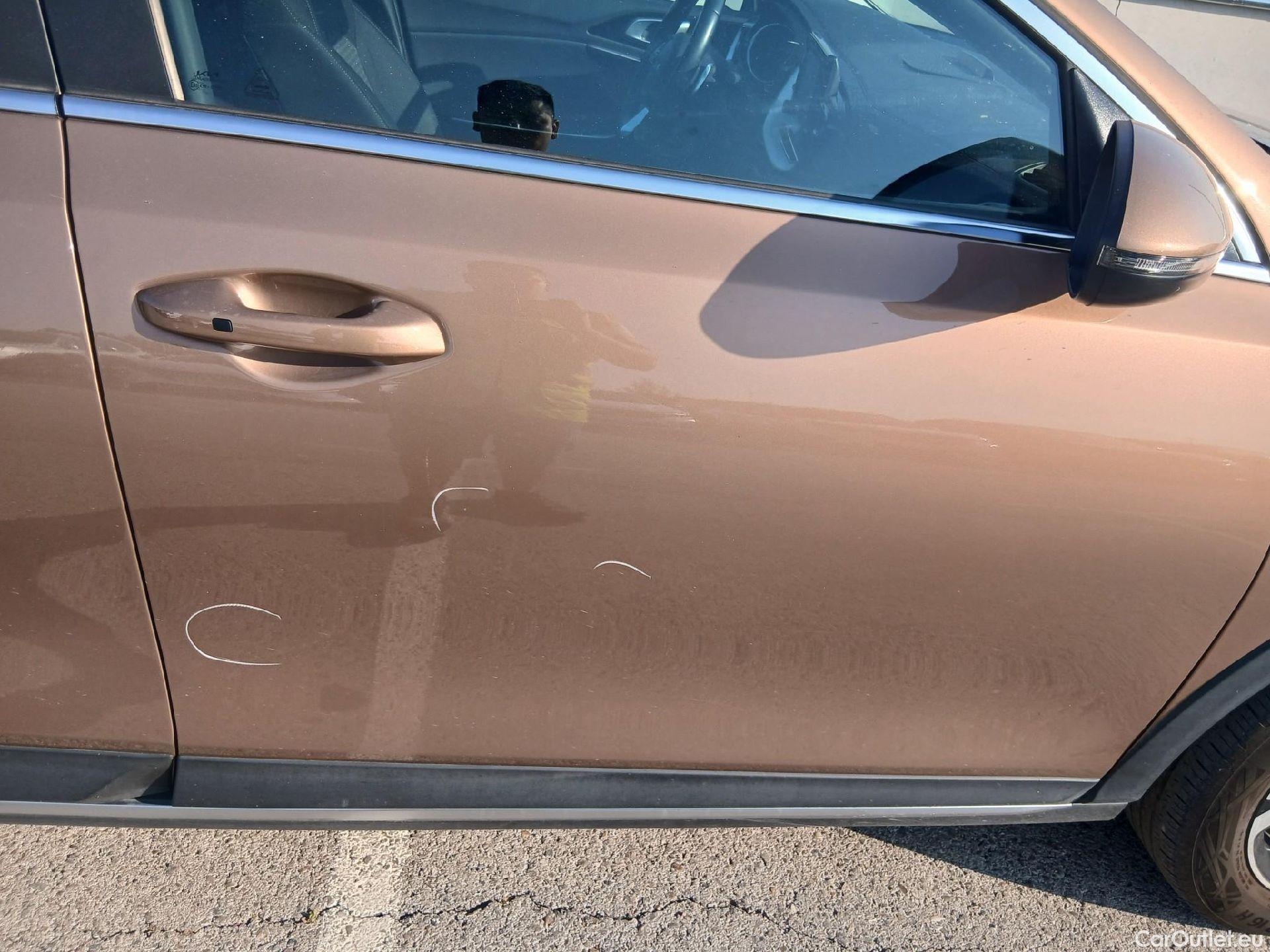  KIA  XCeed KIA  / 2019 / 5P / todoterreno 1.6 GDi PHEV 104kW (141CV) eDrive #33