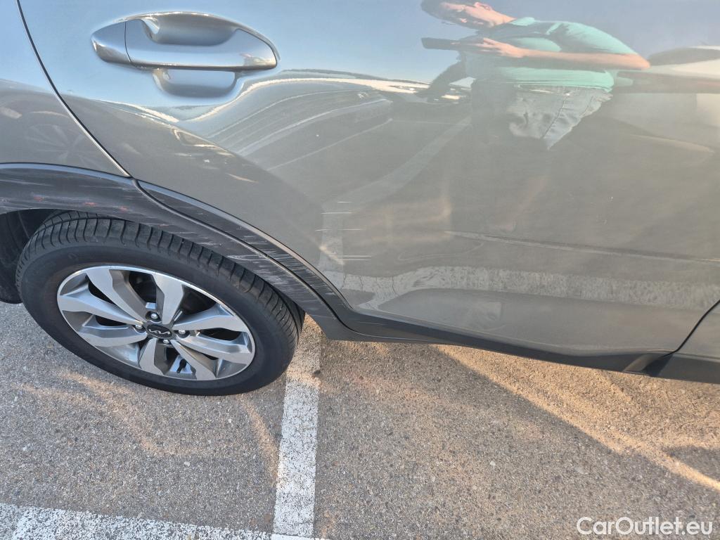  KIA  STONIC KIA  / 2017 / 5P / todoterreno 1.0 T-GDi 88kW (120CV) MHEV iMT Drive #19