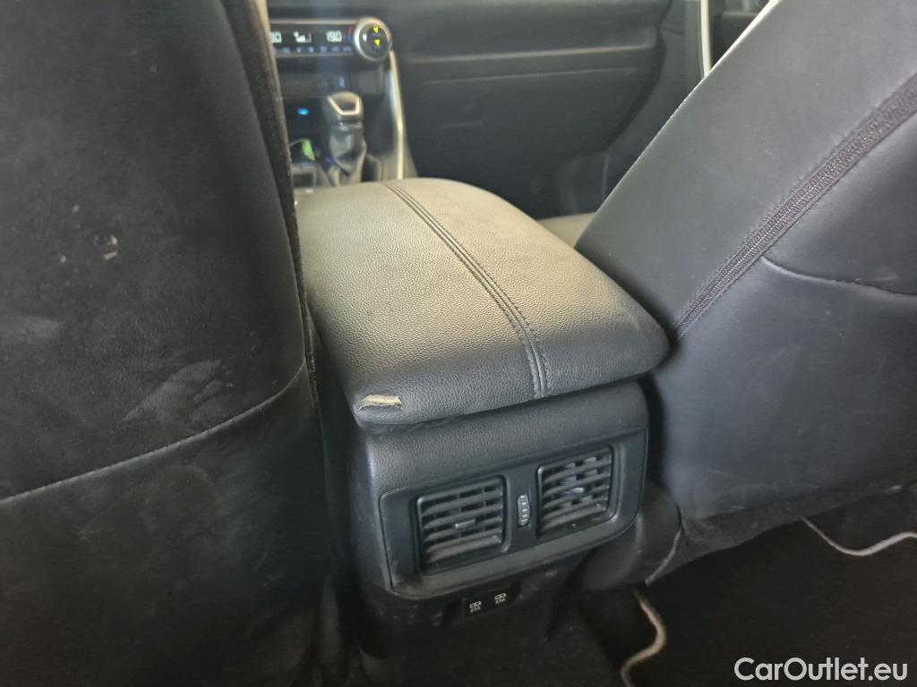  Toyota  RAV4 TOYOTA  / 2018 / 5P / todoterreno 2.5l 220H Feel! #3