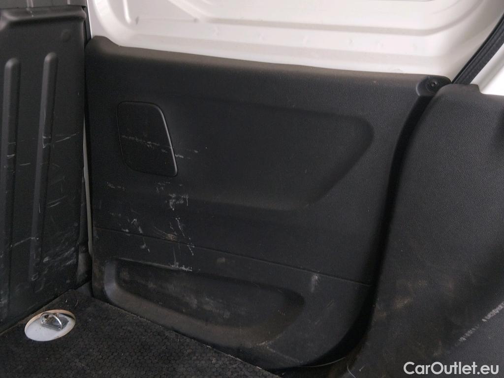  Citroen  Berlingo CITROEN  / 2018 / 4P / furgón derivado de turismo Talla M BlueHDi 100 CLUB #24