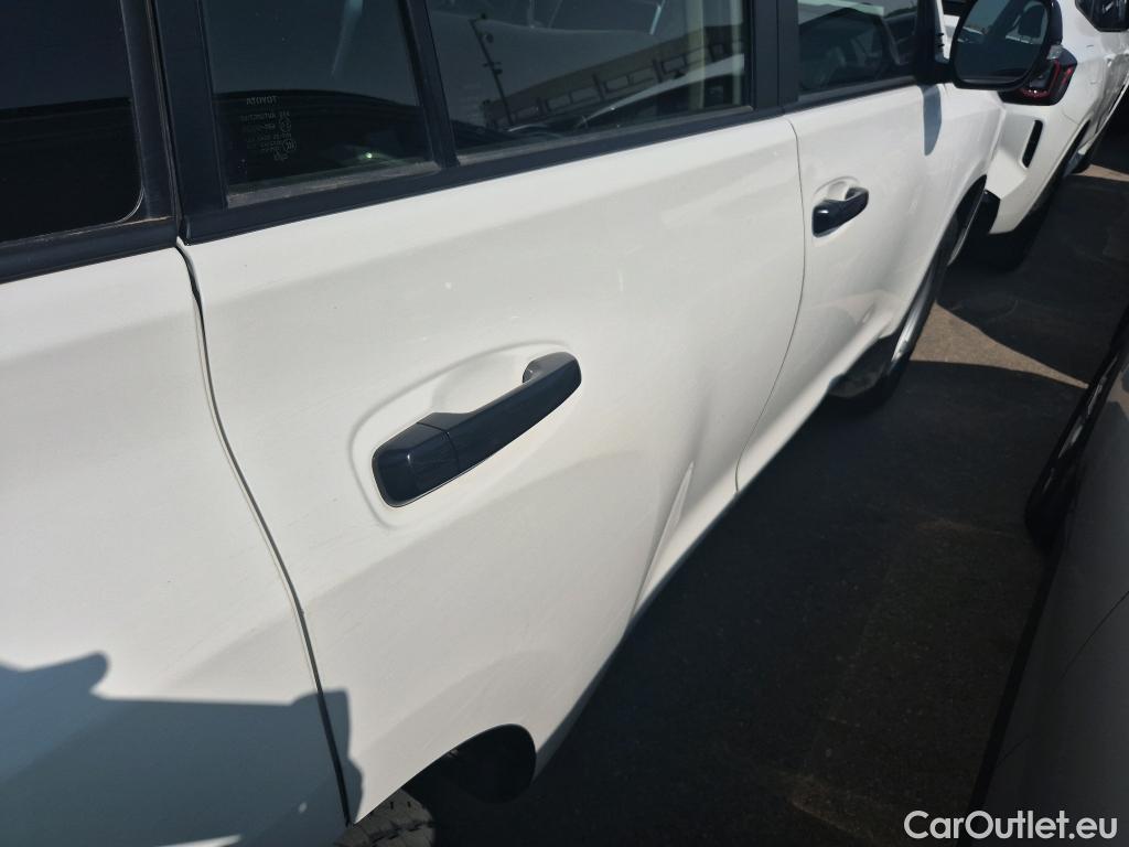  Toyota  Land Cruiser TOYOTA  / 2017 / 5P / todoterreno 2.8 D-4D GX #6