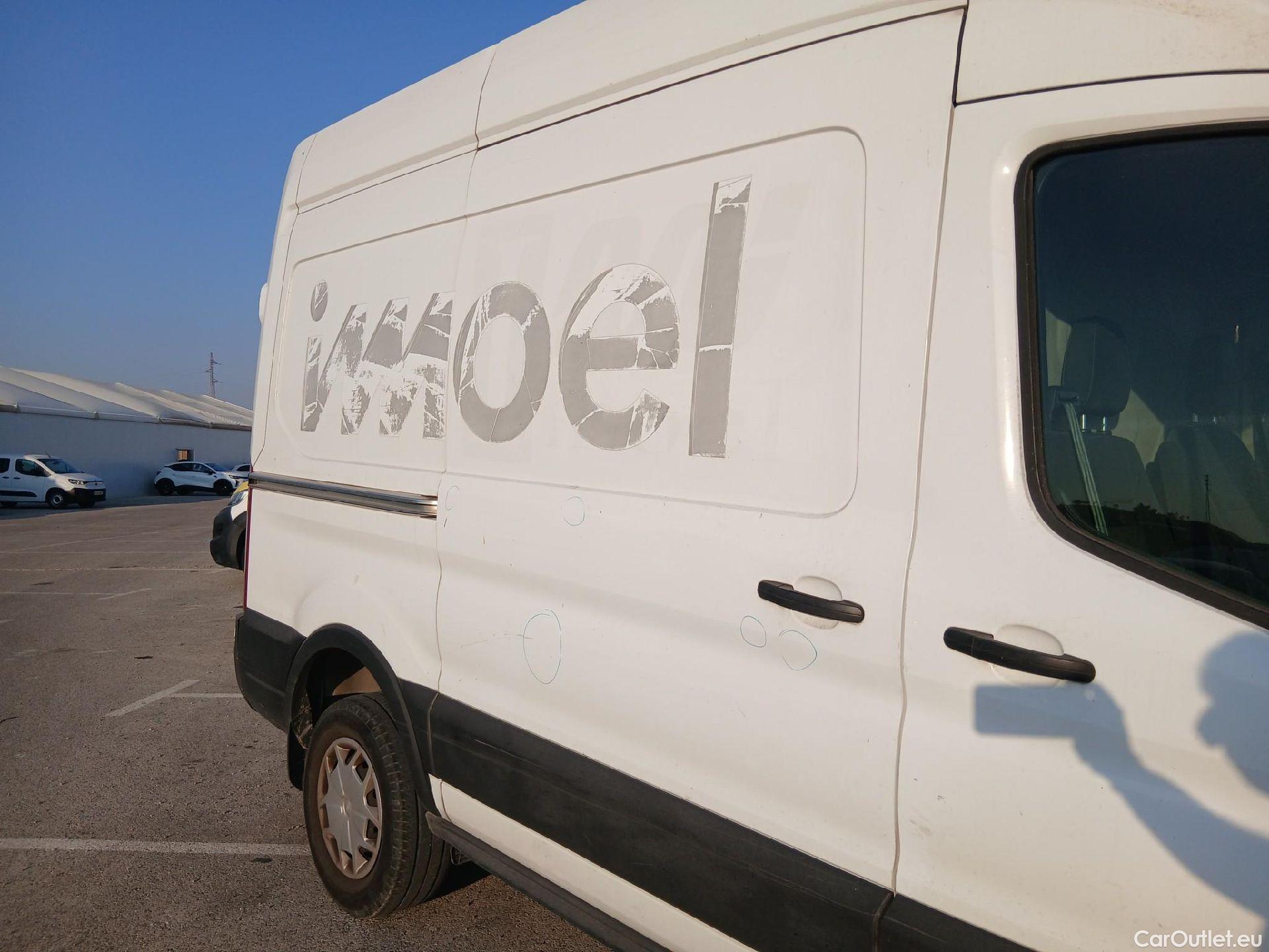  Ford  Transit FORD  / 2013 / 4P / furgón 350 96kW L2H2 Van Trend FWD MHEV #40