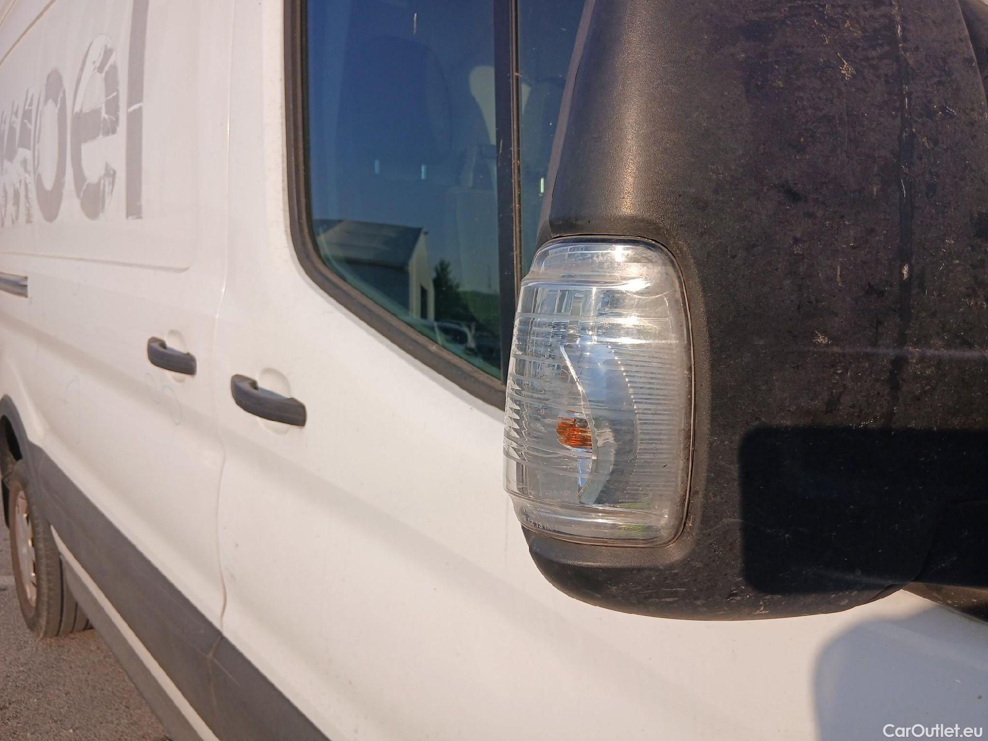  Ford  Transit FORD  / 2013 / 4P / furgón 350 96kW L2H2 Van Trend FWD MHEV #43