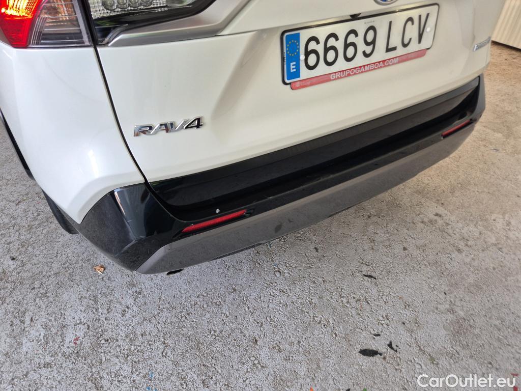  Toyota  RAV4 TOYOTA  / 2018 / 5P / todoterreno 2.5l 220H Feel! #8