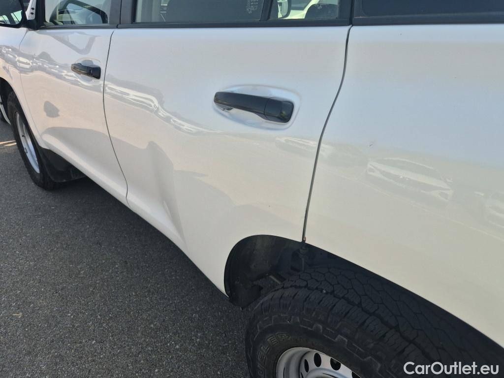  Toyota  Land Cruiser TOYOTA  / 2017 / 5P / todoterreno 2.8 D-4D GX #34