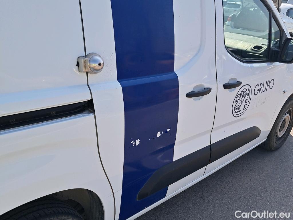  Citroen  Berlingo CITROEN  / 2018 / 3P / furgón derivado de turismo Talla M BlueHDi 100 CONTROL #19