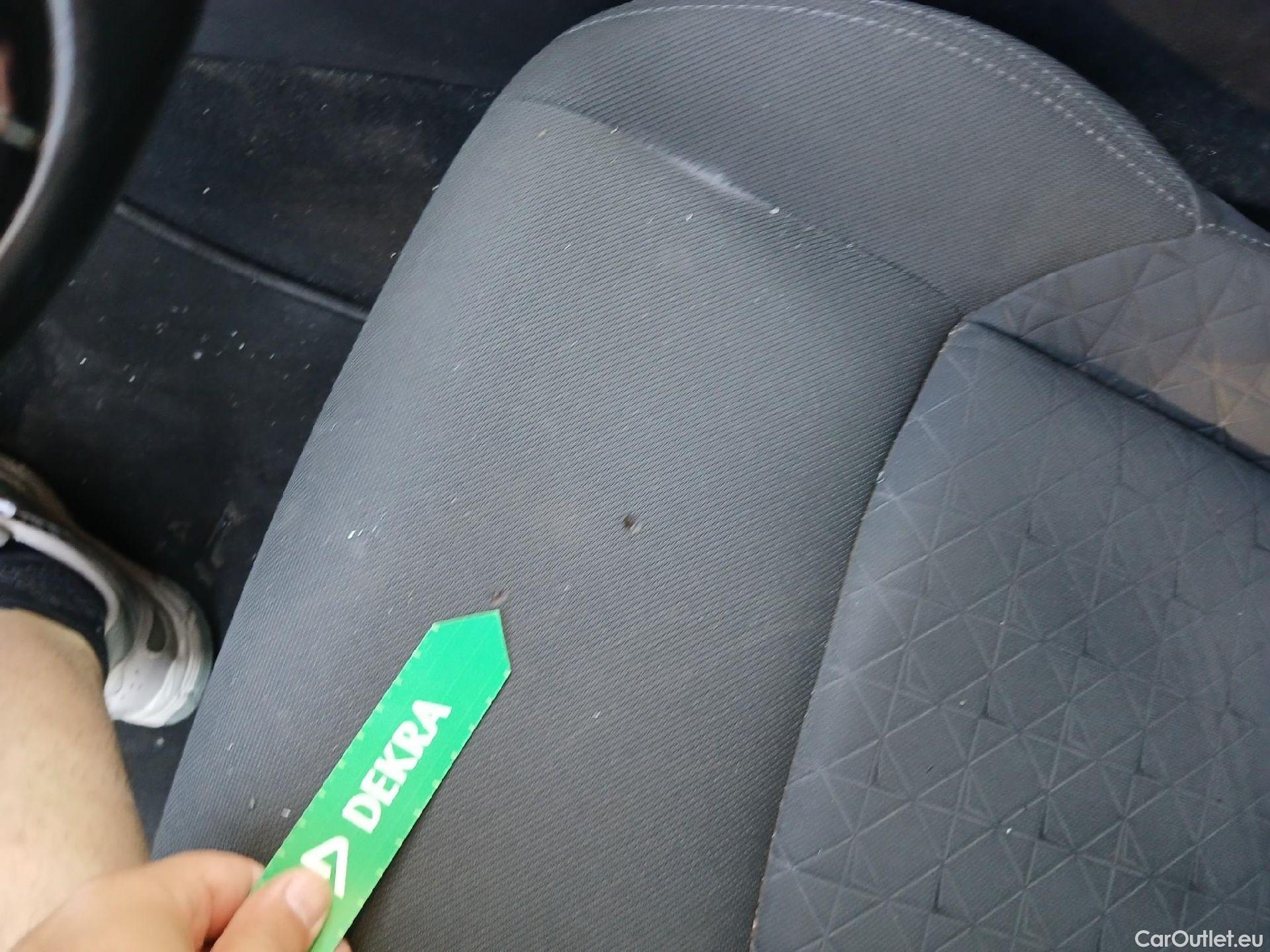 Toyota  C-HR TOYOTA  / 2019 / 5P / todoterreno 2.0 180H Advance #48
