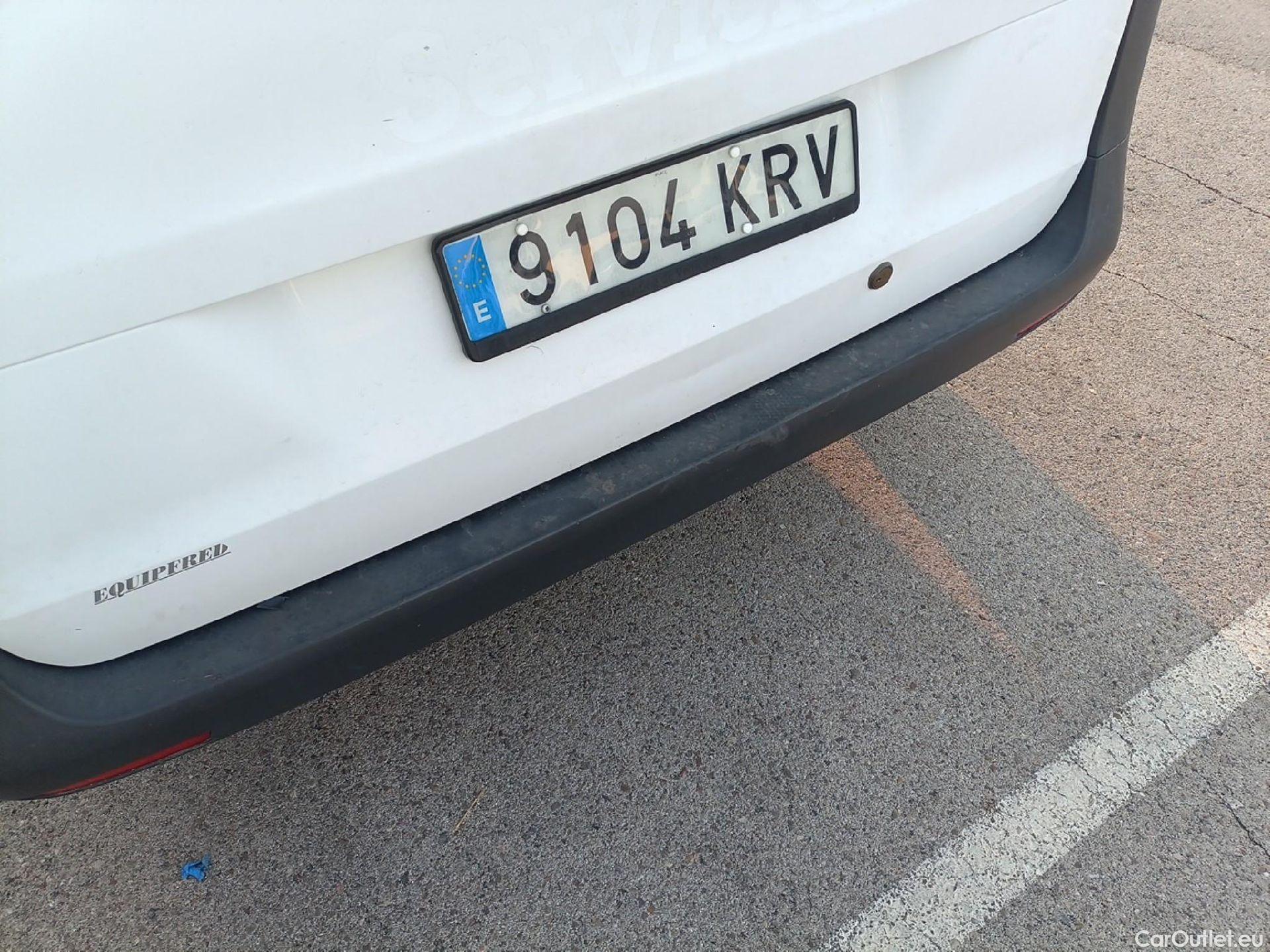  Mercedes  Vito MERCEDES-BENZ  / 2014 / 4P / furgón 111 CDI Larga #13