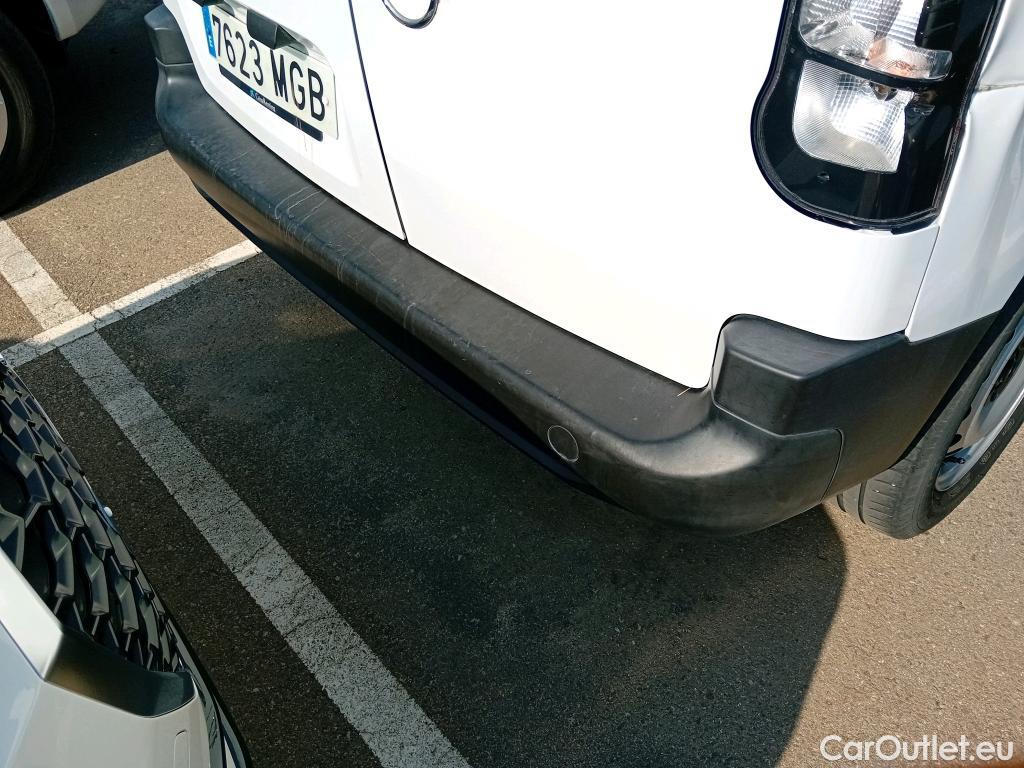  Opel  Combo OPEL  / 2018 / 3P / furgón derivado de turismo Cargo L 1000kg Diesel 1.5 100HP S&S MT E (AC) #15