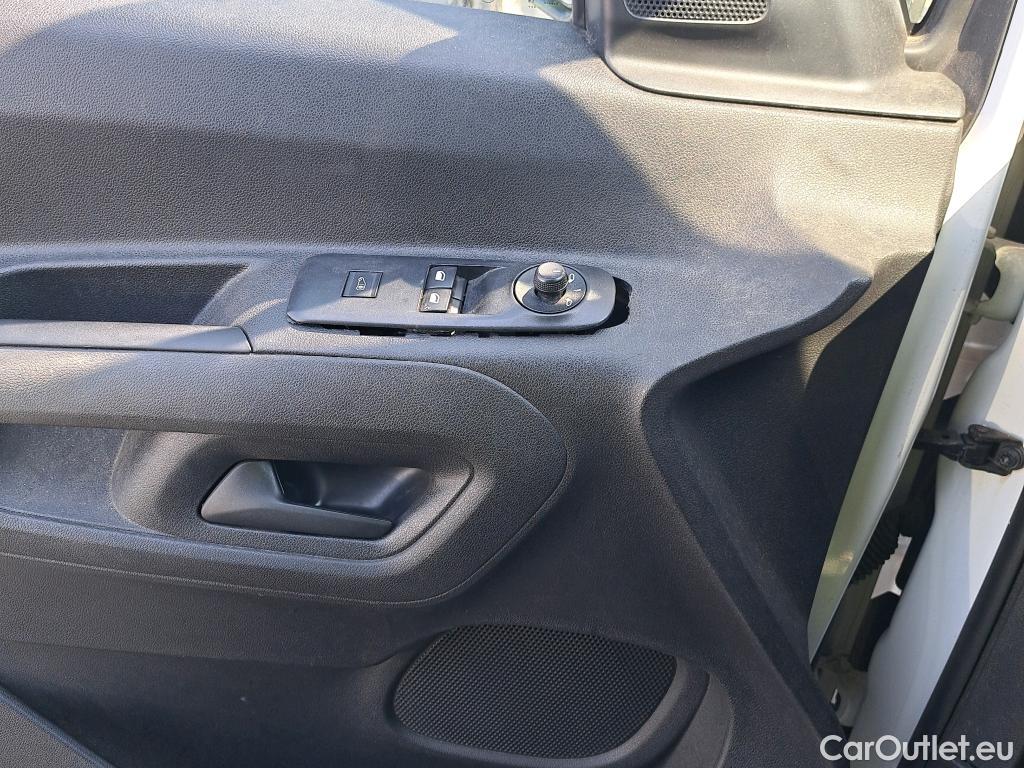  Opel  Combo OPEL  / 2018 / 3P / furgón derivado de turismo 1.6 TD S/S 74kW (100CV) Express L H1 650 (CX) #28