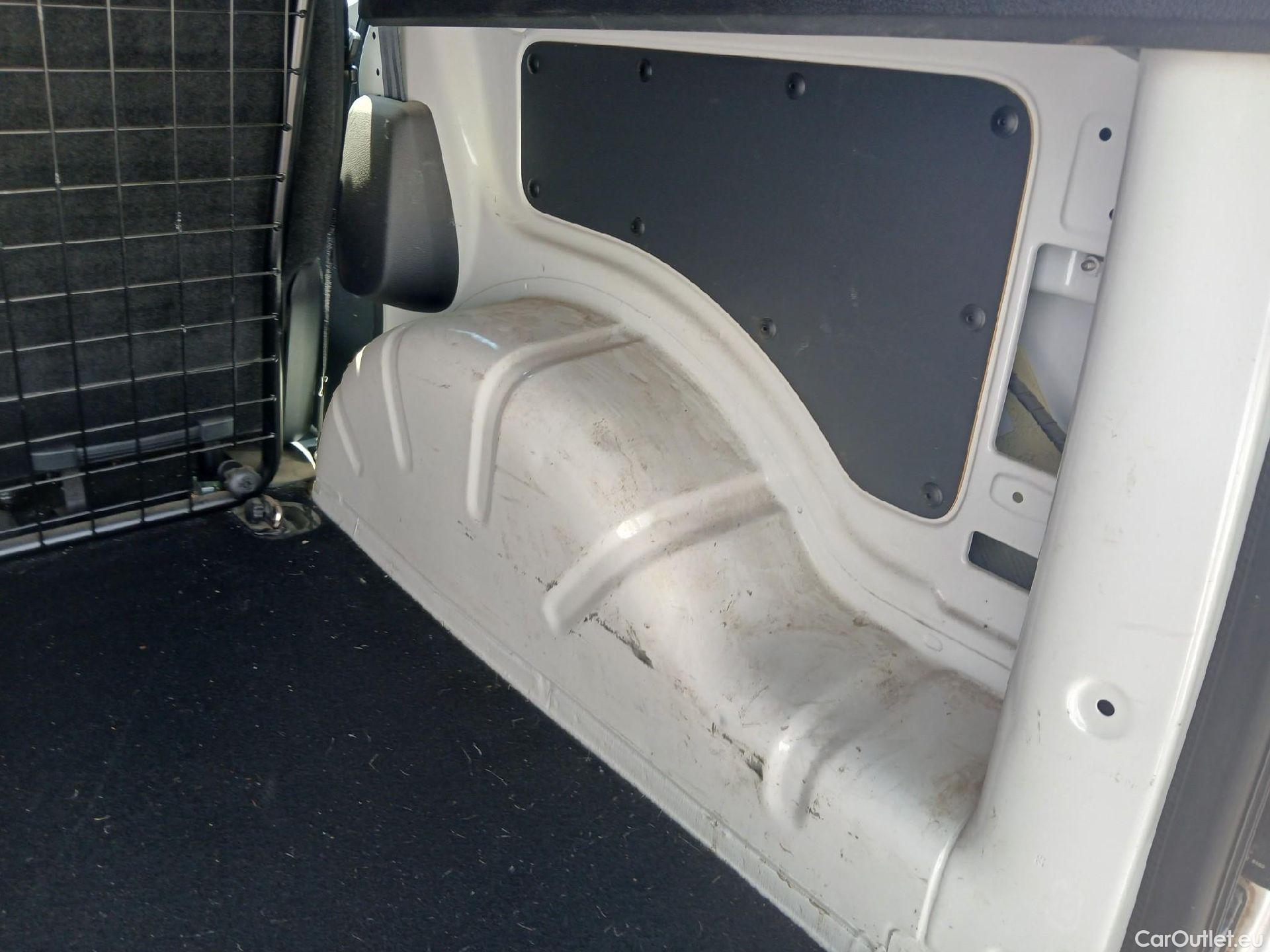 Volkswagen  Caddy VOLKSWAGEN  4p 4G monovolumen compacto Kombi 2.0 TDI SCR 4MOTION BMT 122CV #1