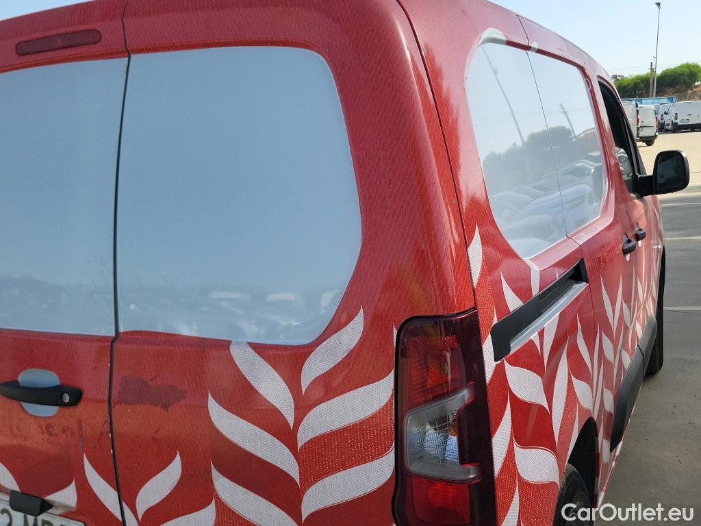  Opel  Combo OPEL -e / 2018 / 3P / furgón derivado de turismo Cargo L 800kg Eléctrico 100kW Batería 5 #4