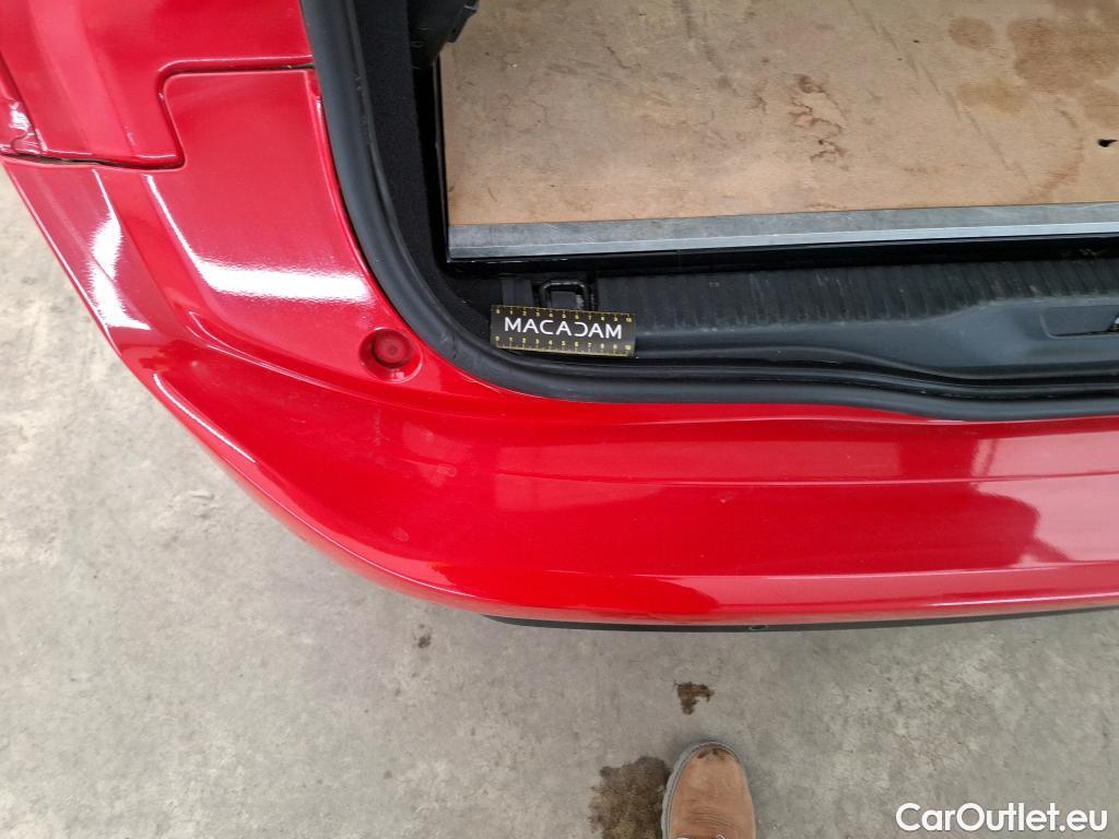  Citroen  C4 Grand Picasso  Shine 1.5 BlueHDi 130CV BVA8 Repeint en Rouge / Teinte SIV Blanc Banquise./ WHITE CAR REPAINT IN RED #28