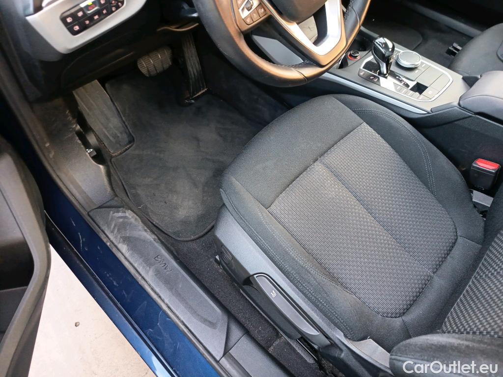  Bmw  Serie 1 BMW  / 2019 / 5P / berlina con portón 118d #3