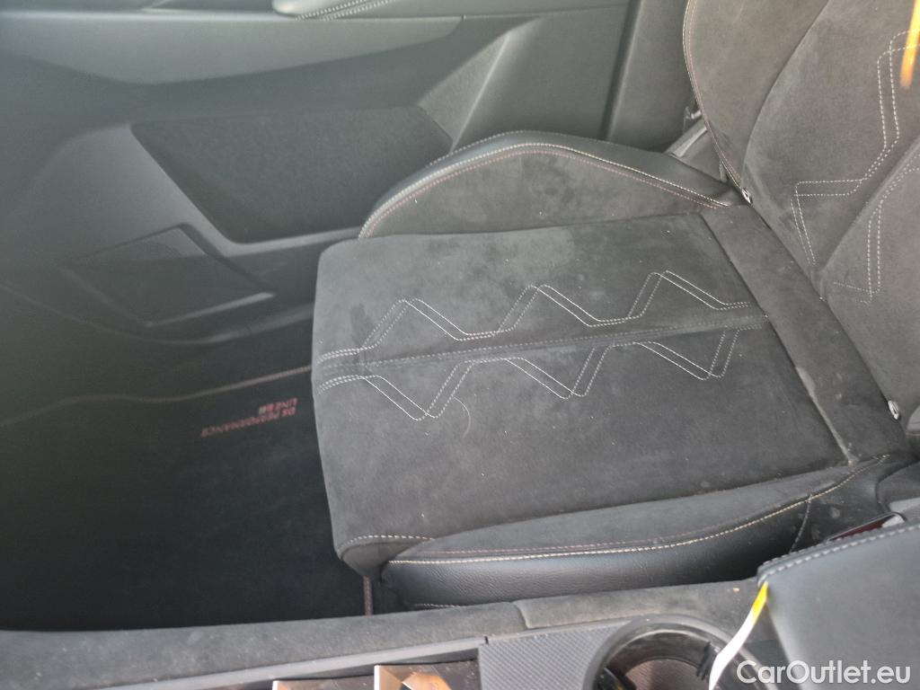  DS  DS7 DS DS 7 Crossback / 2017 / 5P / todoterreno BlueHDi DE 96kW (130CV) AT. PERF.LINE #1