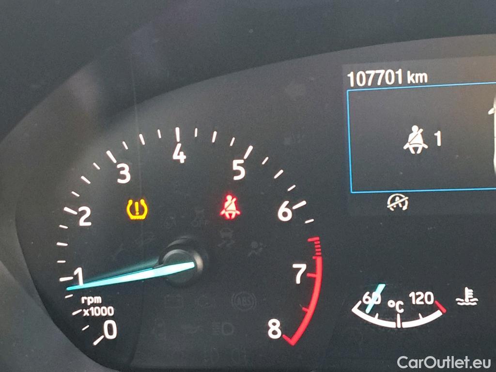  Ford  Focus FORD  / 2018 / 5P / berlina con portón 1.0 Ecoboost MHEV 92kW ST-Line #31