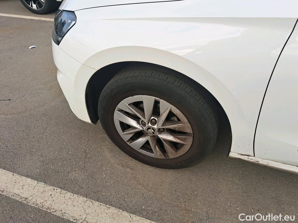  Skoda  Fabia  Essence 1.0 TSI 95CV MT5 6E #12