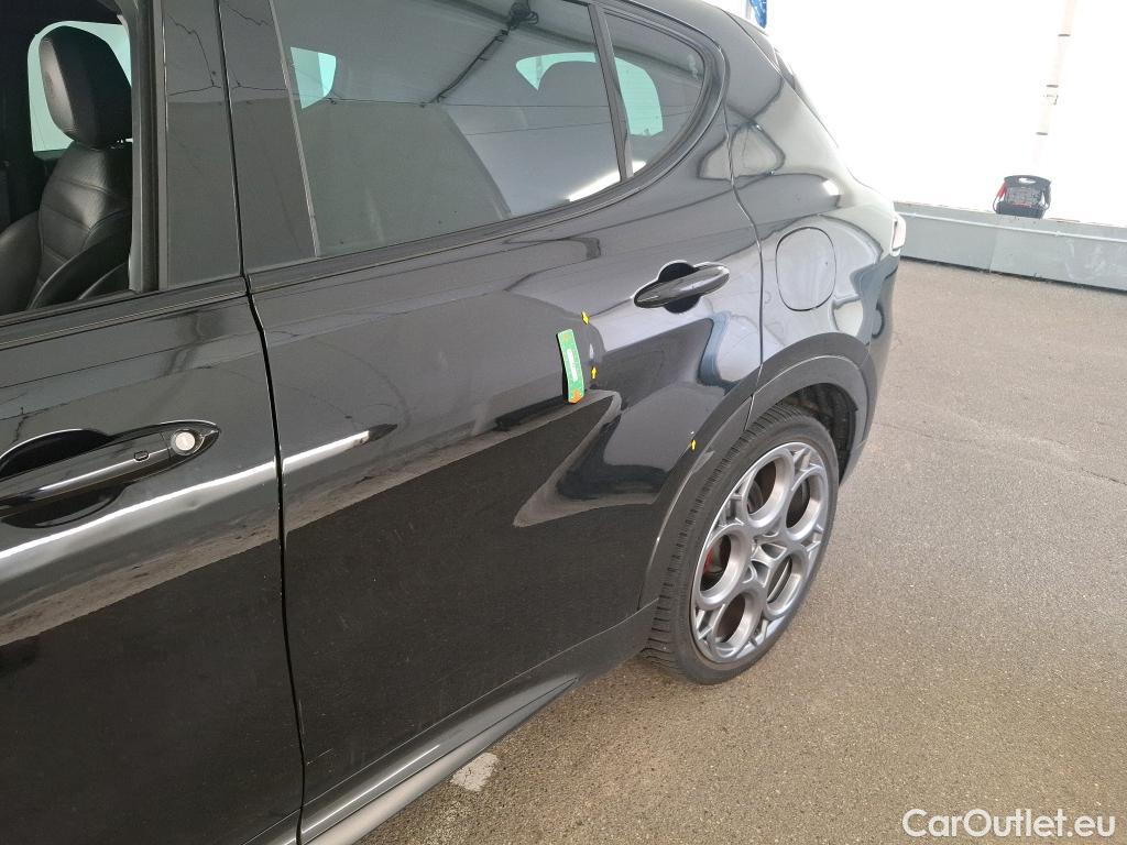 Alfa Romeo  TONALE ALFA ROMEO  / 2022 / 5P / SUV 1.3T PHEV 280 AT6 Q4 Veloce #6