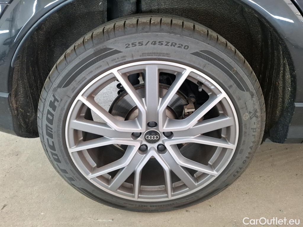  Audi  Q3 AUDI  Sportback 2019  5P  SUV 45 TFSI E 245 S TRONIC S LINE #37