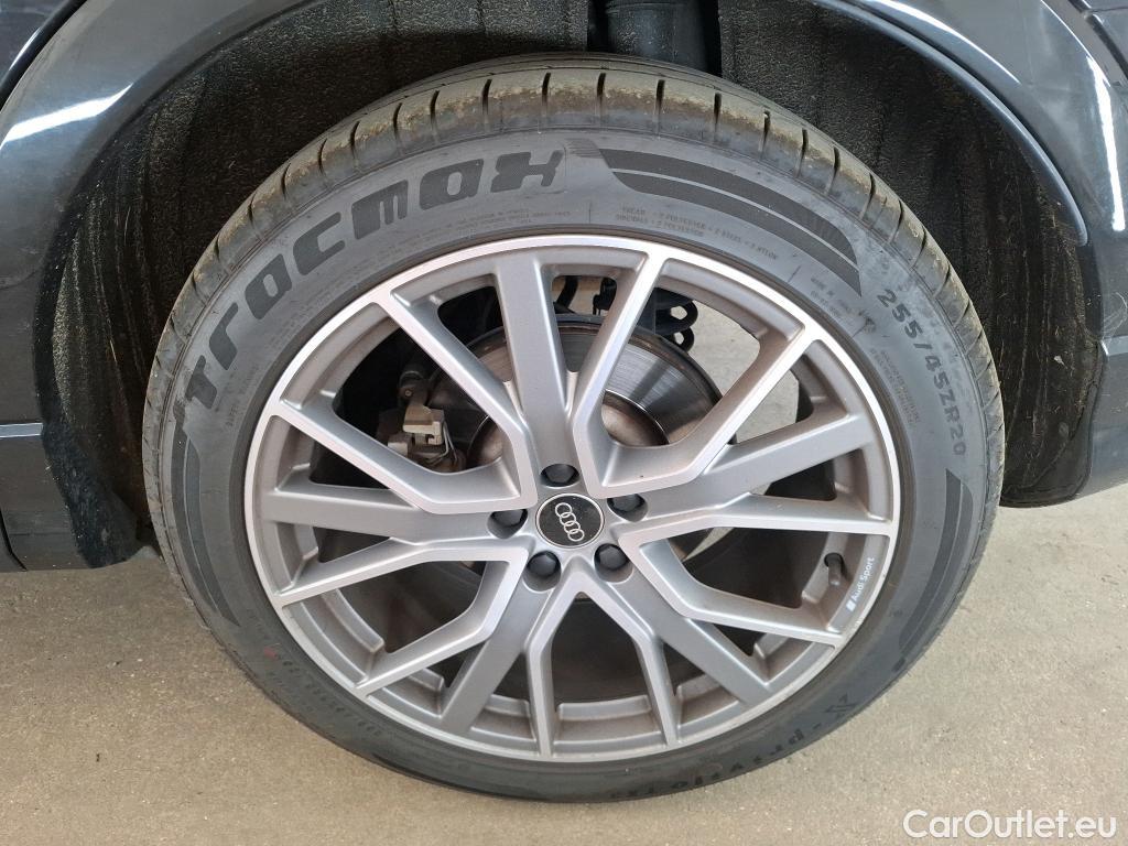  Audi  Q3 AUDI  Sportback 2019  5P  SUV 45 TFSI E 245 S TRONIC S LINE #32