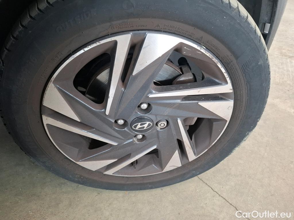  Hyundai  Bayon HYUNDAI  / 2021 / 5P / SUV 1.0 T-GDI 100 DCT- 7 HYB 48V INTUITIVE #19