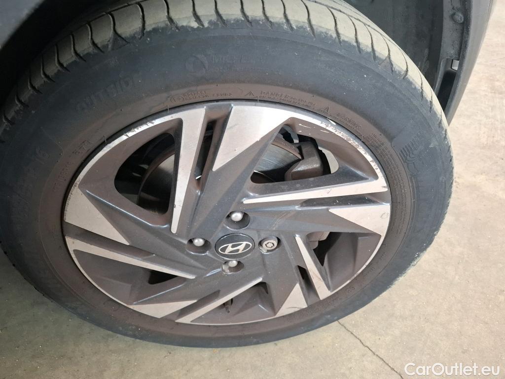  Hyundai  Bayon HYUNDAI  / 2021 / 5P / SUV 1.0 T-GDI 100 DCT- 7 HYB 48V INTUITIVE #13