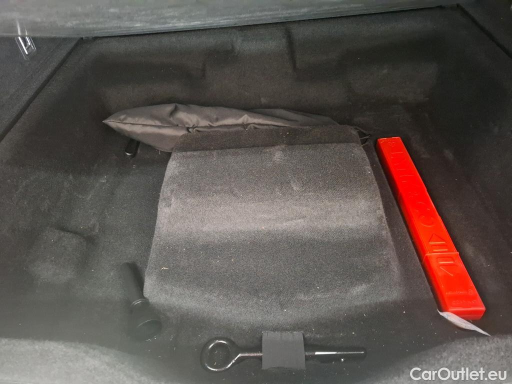  LYNK & Co  01 LYNK & CO  / 2020 / 5P / SUV 1.5 261ch  Hybride Rechargeable #9