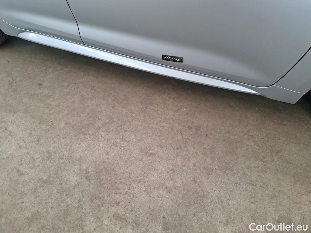  Toyota  Corolla TOYOTA  / 2018 / 5P / Berline Hybride 184h Dynamic Business Stage Acad #18