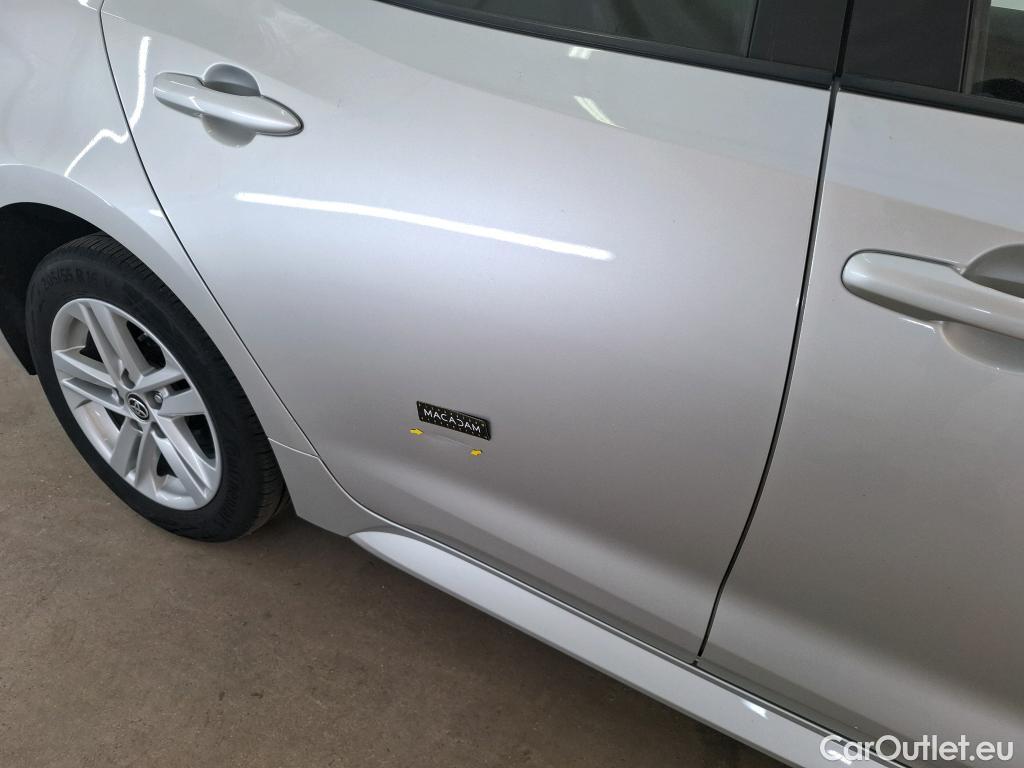  Toyota  Corolla TOYOTA  / 2018 / 5P / Berline Hybride 122h Dynamic Business #1