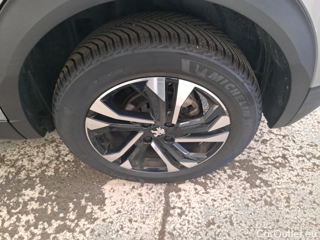  Peugeot  2008  Allure 1.2 PureTech 100CV BVM6 E6d #16