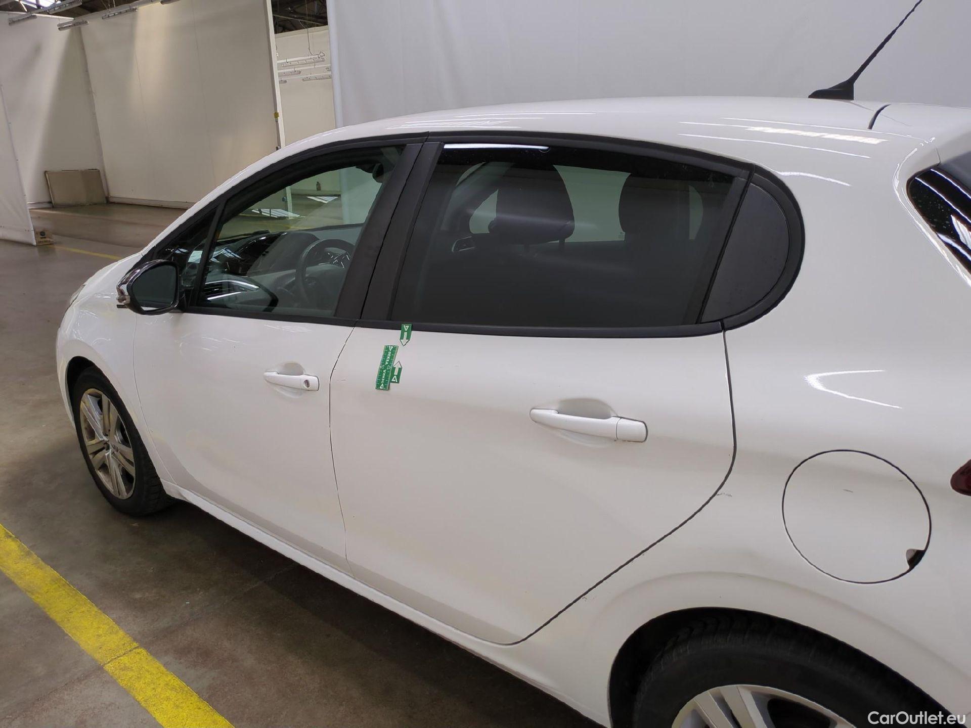  Peugeot  208  Signature 1.2 PureTech 80CV BVM5 E6dT #55