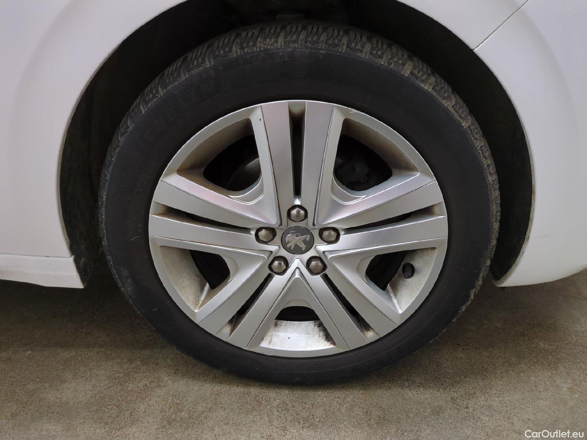  Peugeot  208  Signature 1.2 PureTech 80CV BVM5 E6dT #62