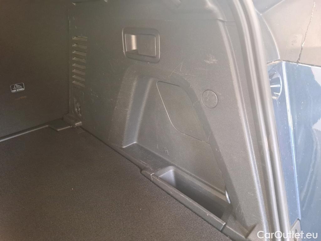  Peugeot  3008  II GT 1.2 PureTech 130CV BVA8 E6d #15